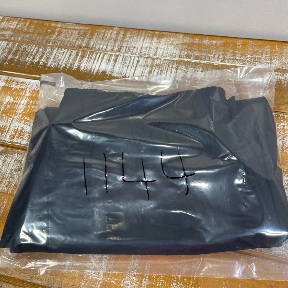 Save The Duck Women’s pant Size 2/M Color Black - Picture 15 of 15